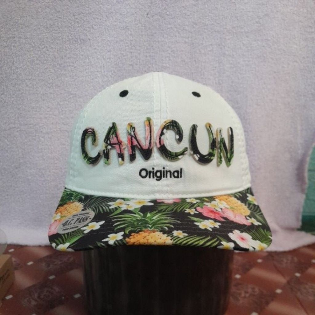 topi brand second ( ROBIN RR RUTH )