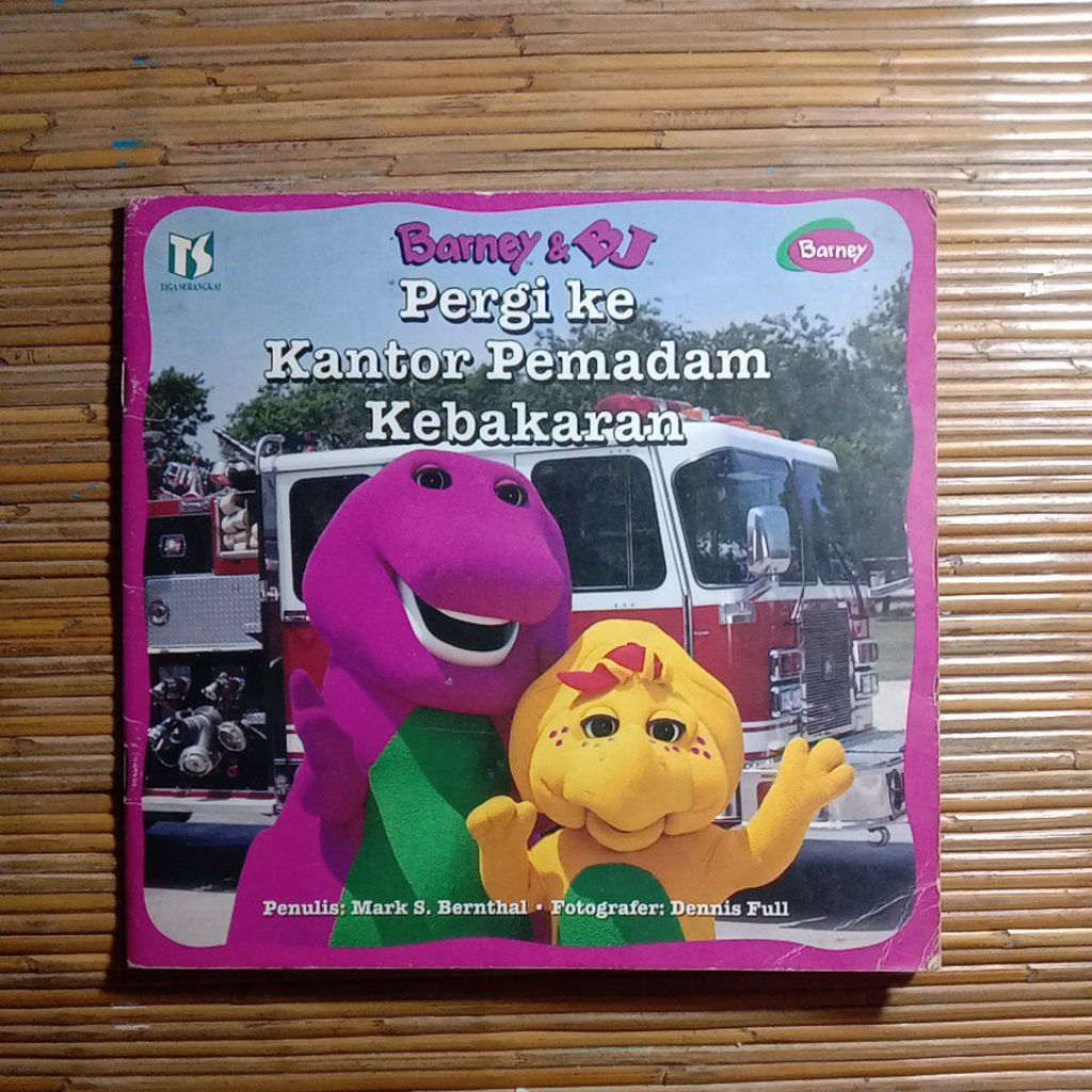 Buku Anak Barney & BJ - Pergi Ke Kantor Pemadam Kebakaran