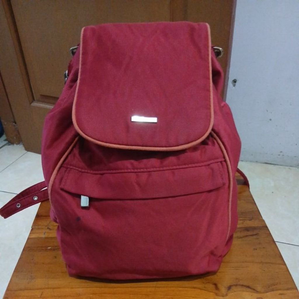 Tas Ransel Serut Wanita Prelove merk GUESS