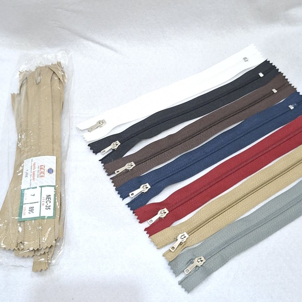 SLETING CELANA 7inch YEE / RESLETING CELANA YEE 7inch / ZIPPER YEE 7inch