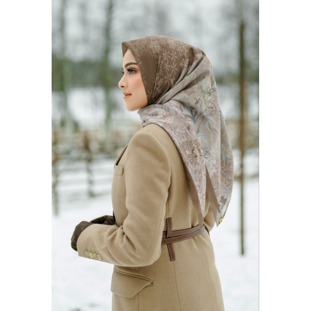 Frozen Buttonscarves Square - Wood FROZEN WOOD VOAL PREMIUM