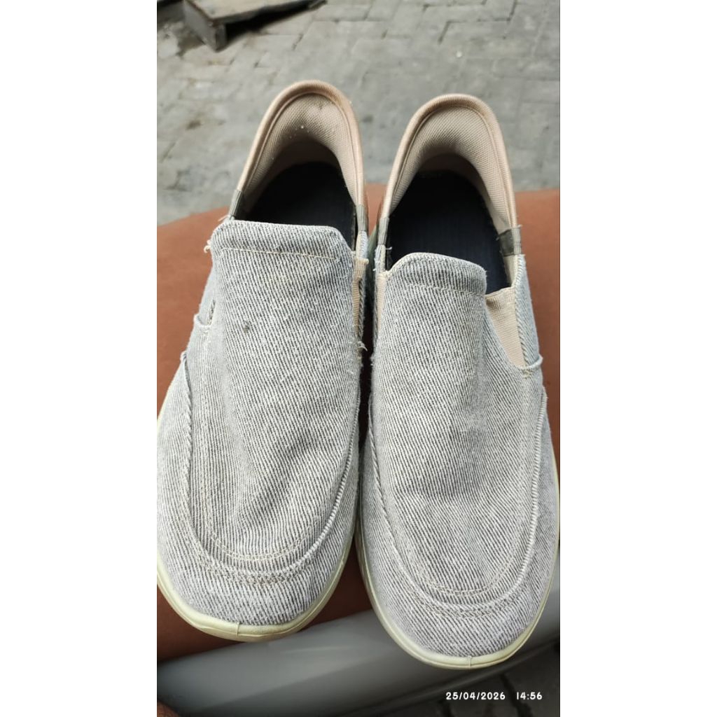sepatu pria slip on fladeo size 43