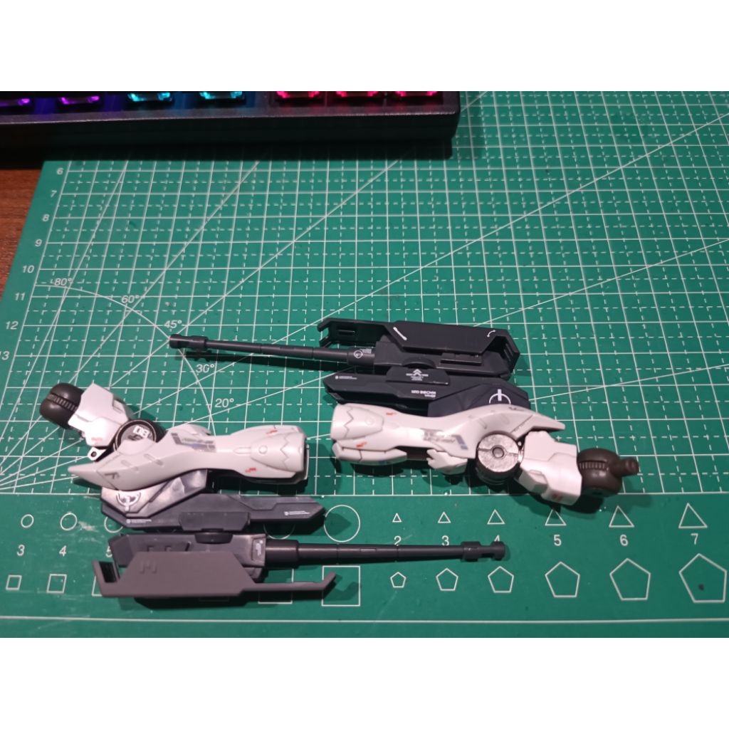 arms hand fm barbatos lupus