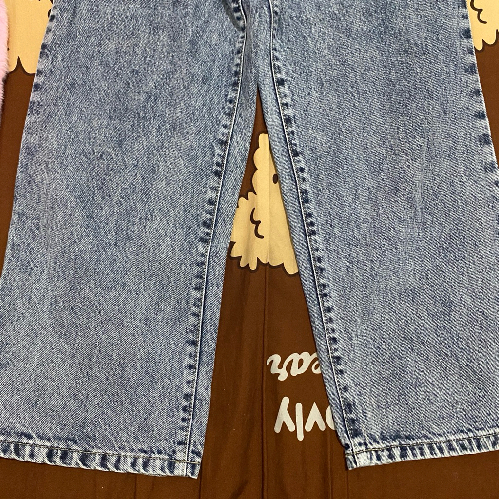 Preloved | ELEVEN Highwaist Baggy Double Button Jeans by WAUW Jeans (Size 27, Warna Snow)