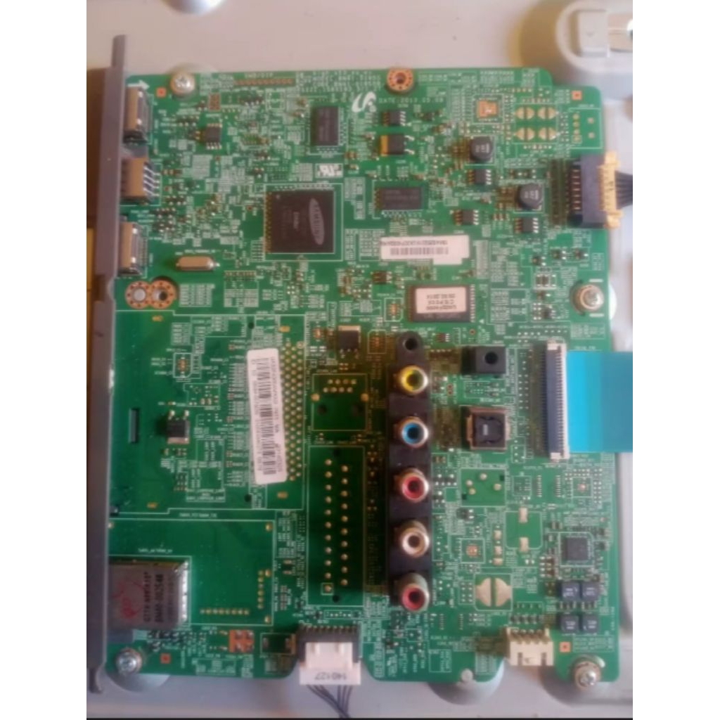 Samsung LED TV Televisi LED UA32F4000 Model UA32F4090AM Dibuat di Indonesia Sumber Daya Listrik AC10