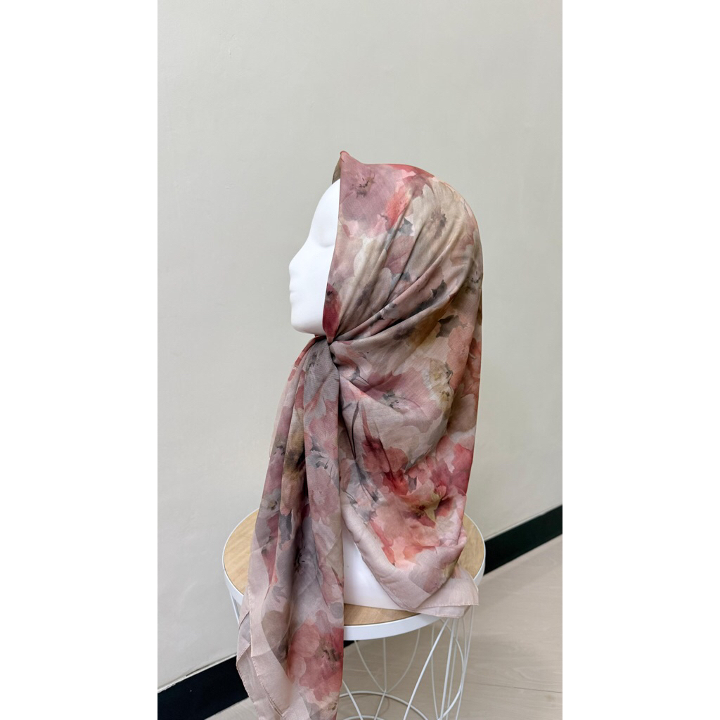 Hijab motif Zahra Bloom