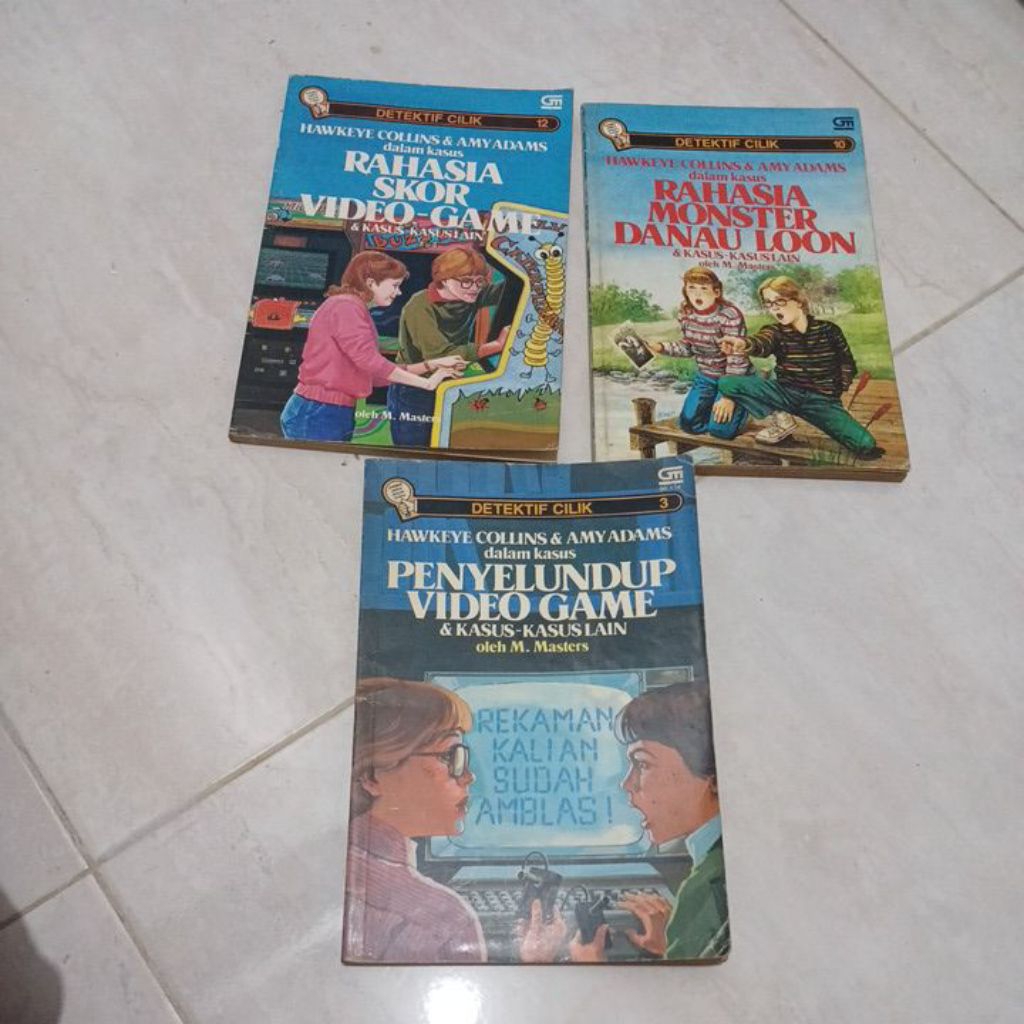 BUKU DETEKTIF CILIK. RAHASIA MONSTER DANAU LOON. HAWKEYE COLLINS AND AMY ADAMS