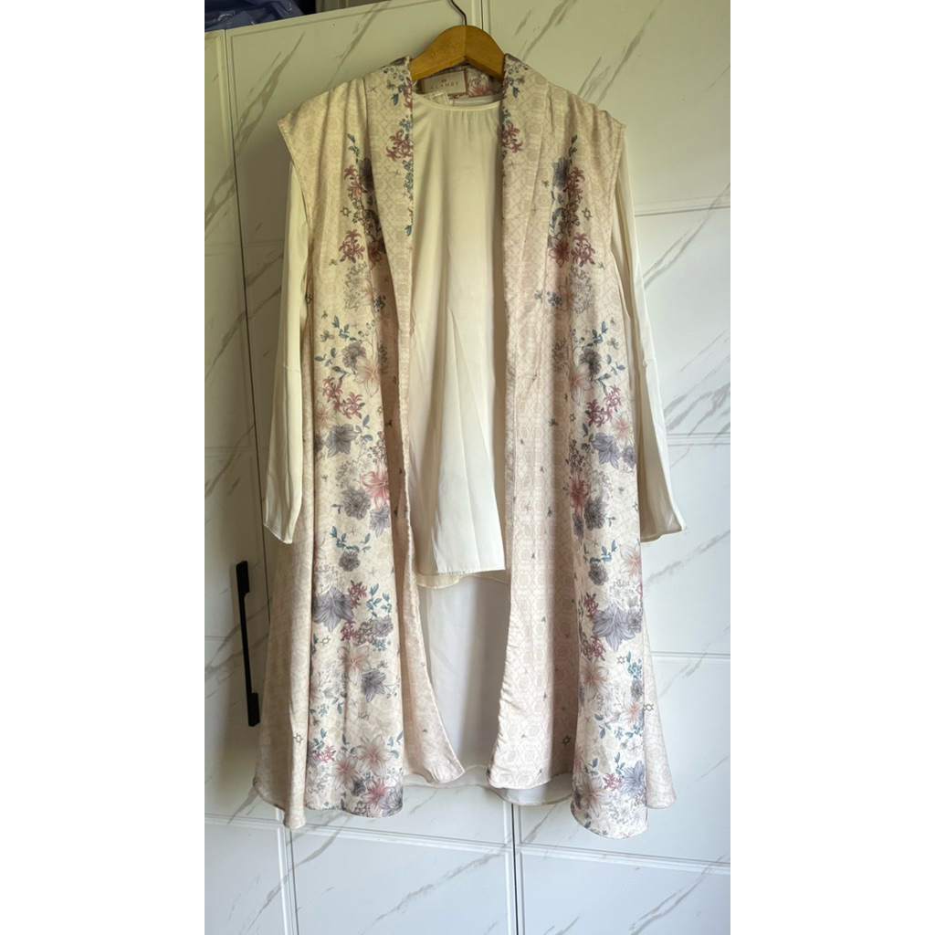 Preloved - One set Outer Wearing Klamby