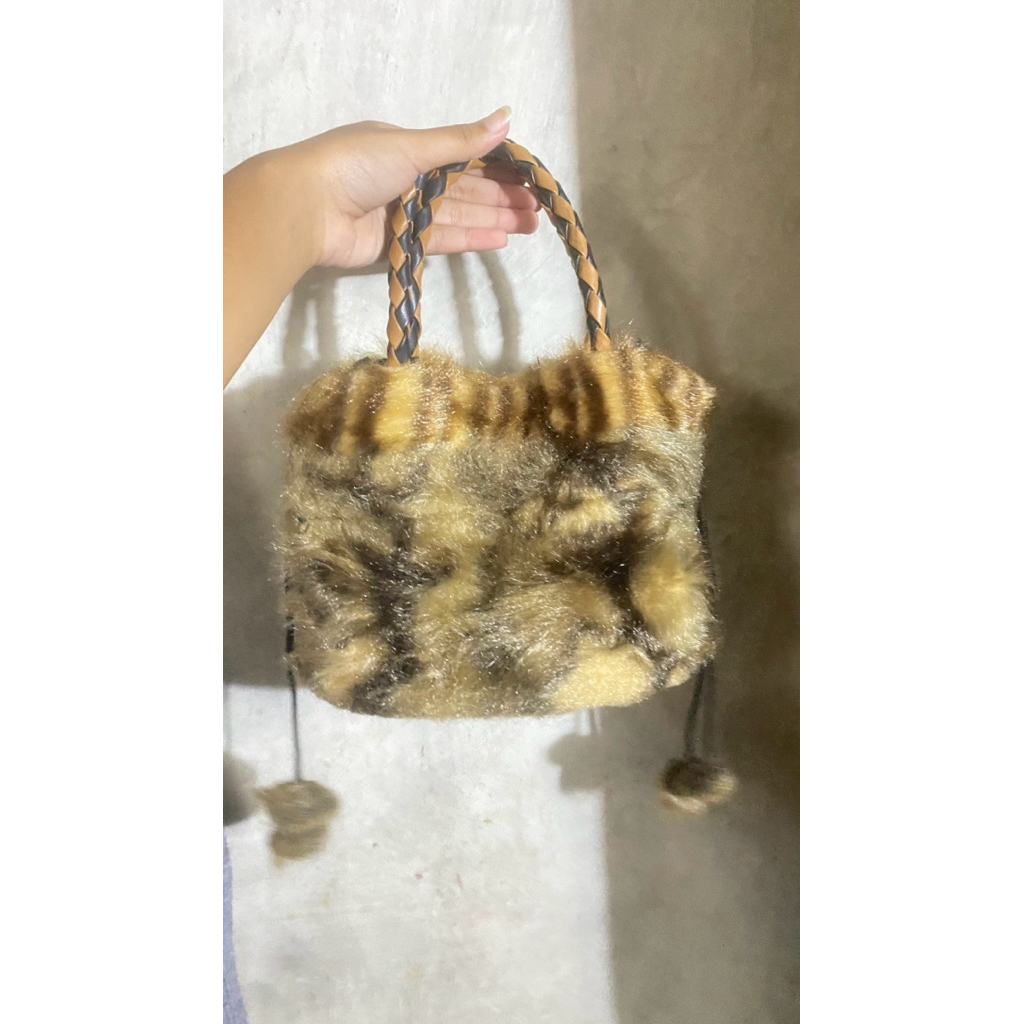 Preloved Tas Macan