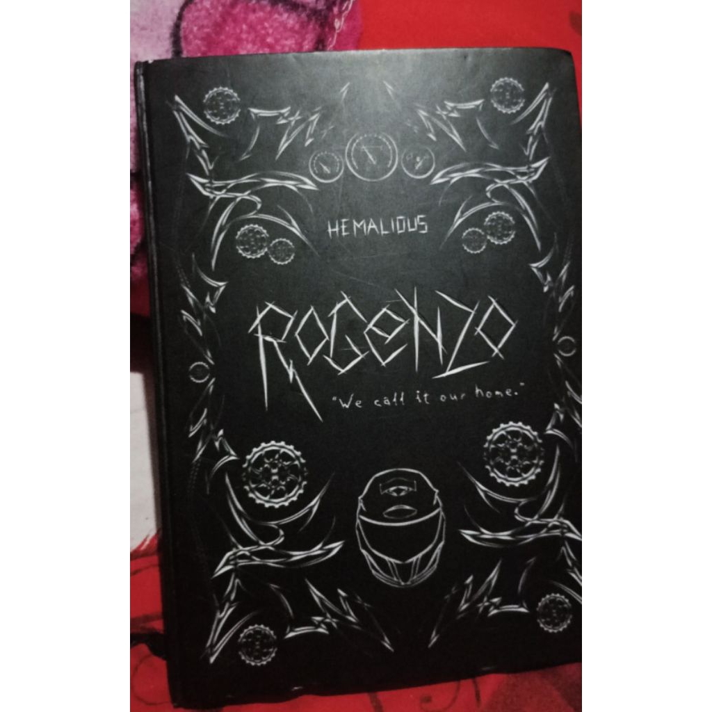 Novel Hardcover Preloved “Rogenzo” by Hemalious – Kondisi Good, Original
