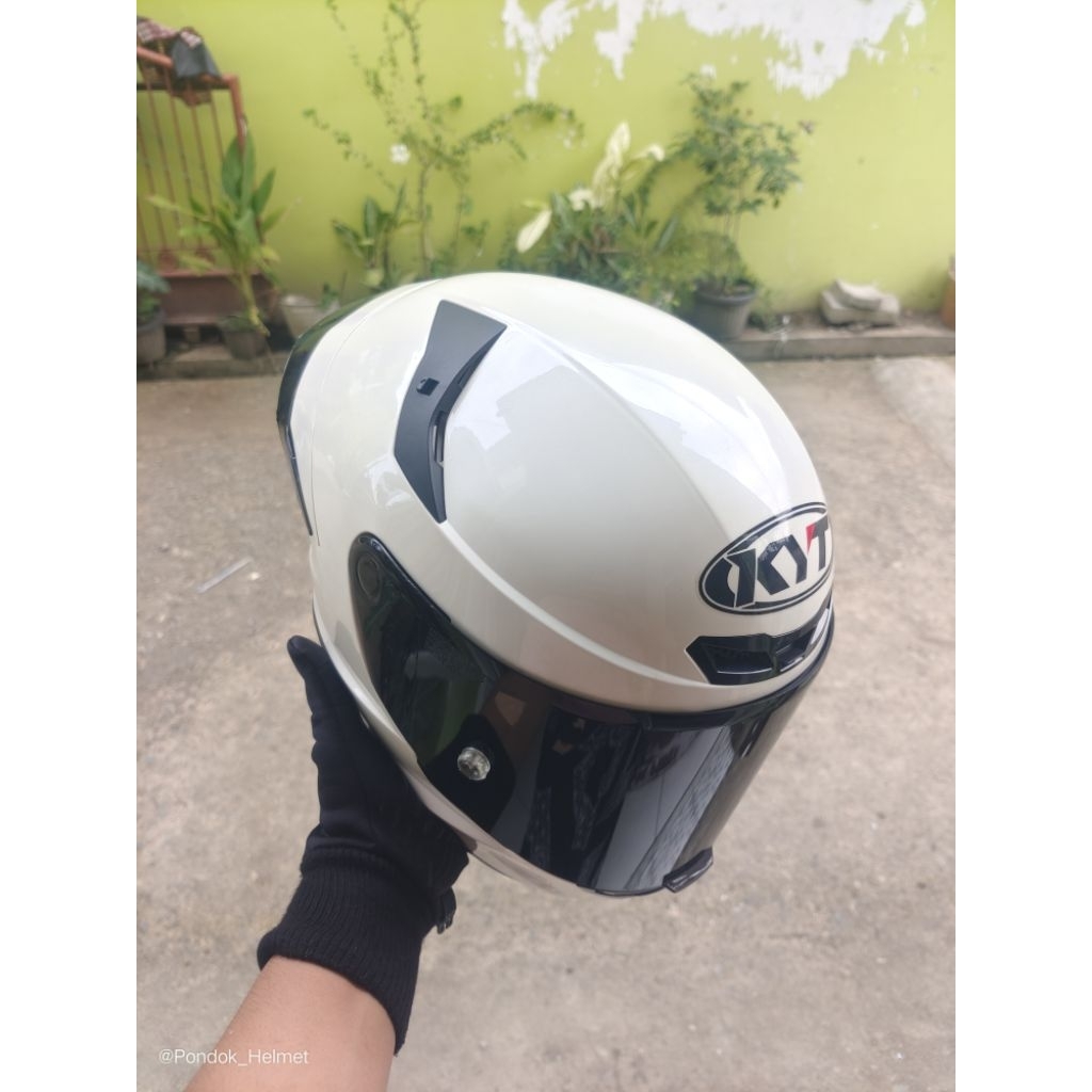 KYT TT-COURSE Second