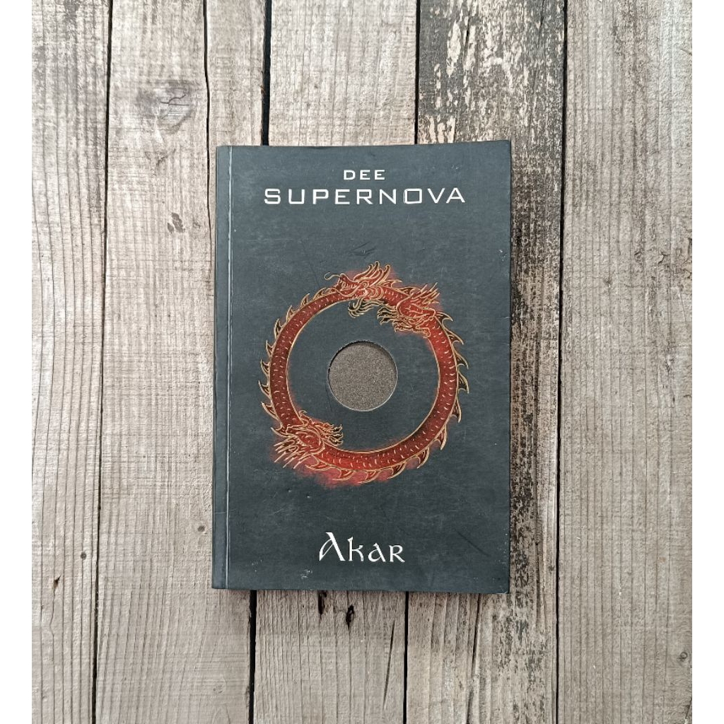 Novel Supernova Akar - Dee lestari