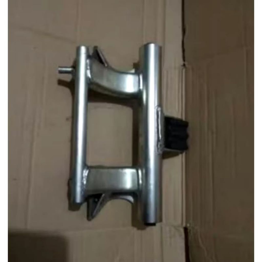 Mounting Dudukan Mesin Vario 125/150 Original Copotan