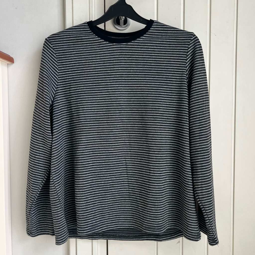 PL Non Brand Kaos Sweater Semi Wool Long Sleeve ala Uniqlo Stripe Lengan Panjang Dark Grey White