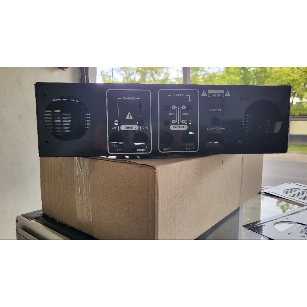 Box Amplifier/Box Ampli CA10