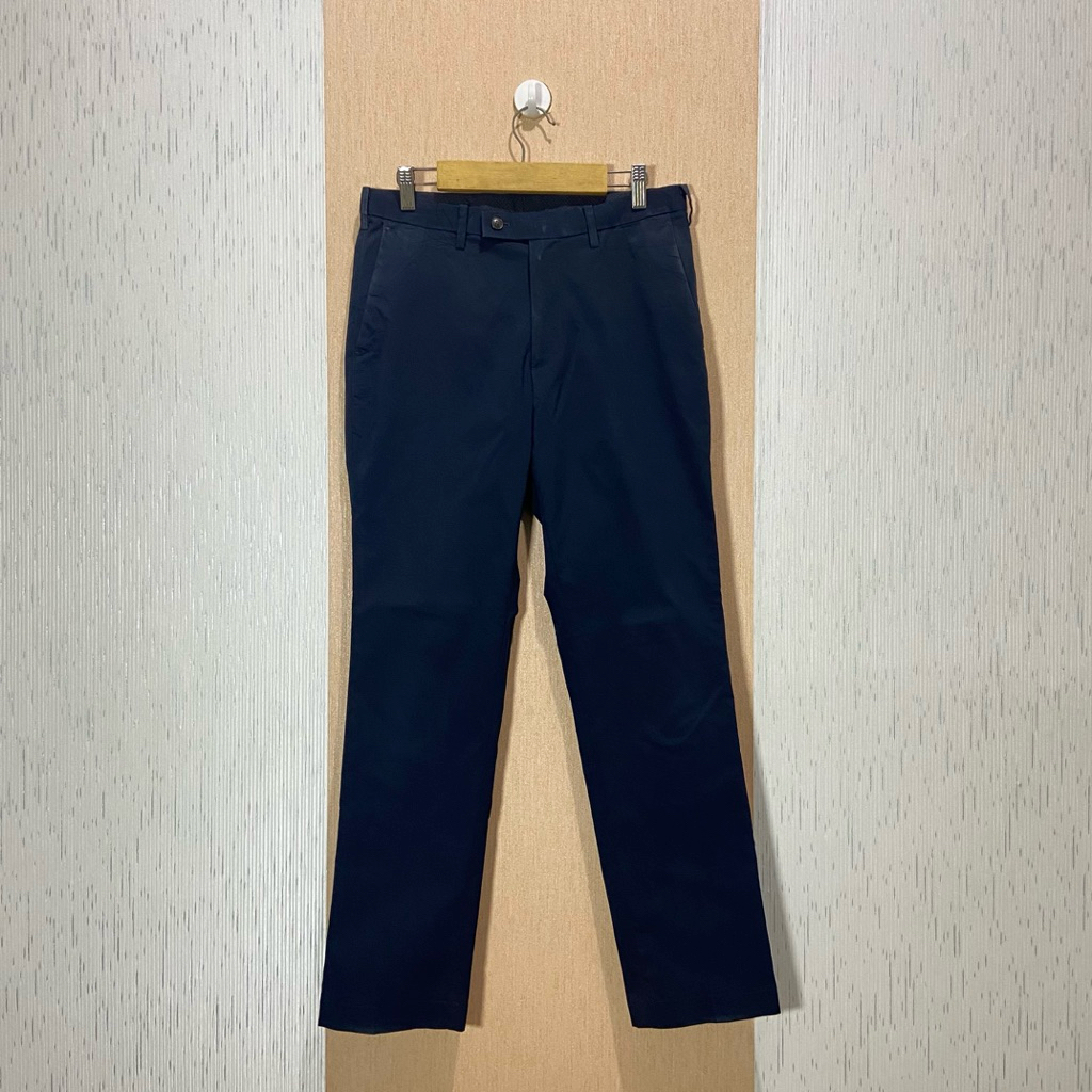 Work Pants UNIQLO AIRSENSE (Ultra Light) / Celana Bahan Pria / Size 29