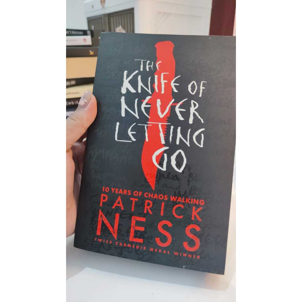 PRELOVED Novel The Knife of Never Letting Go Special Edition Black Edged (english)