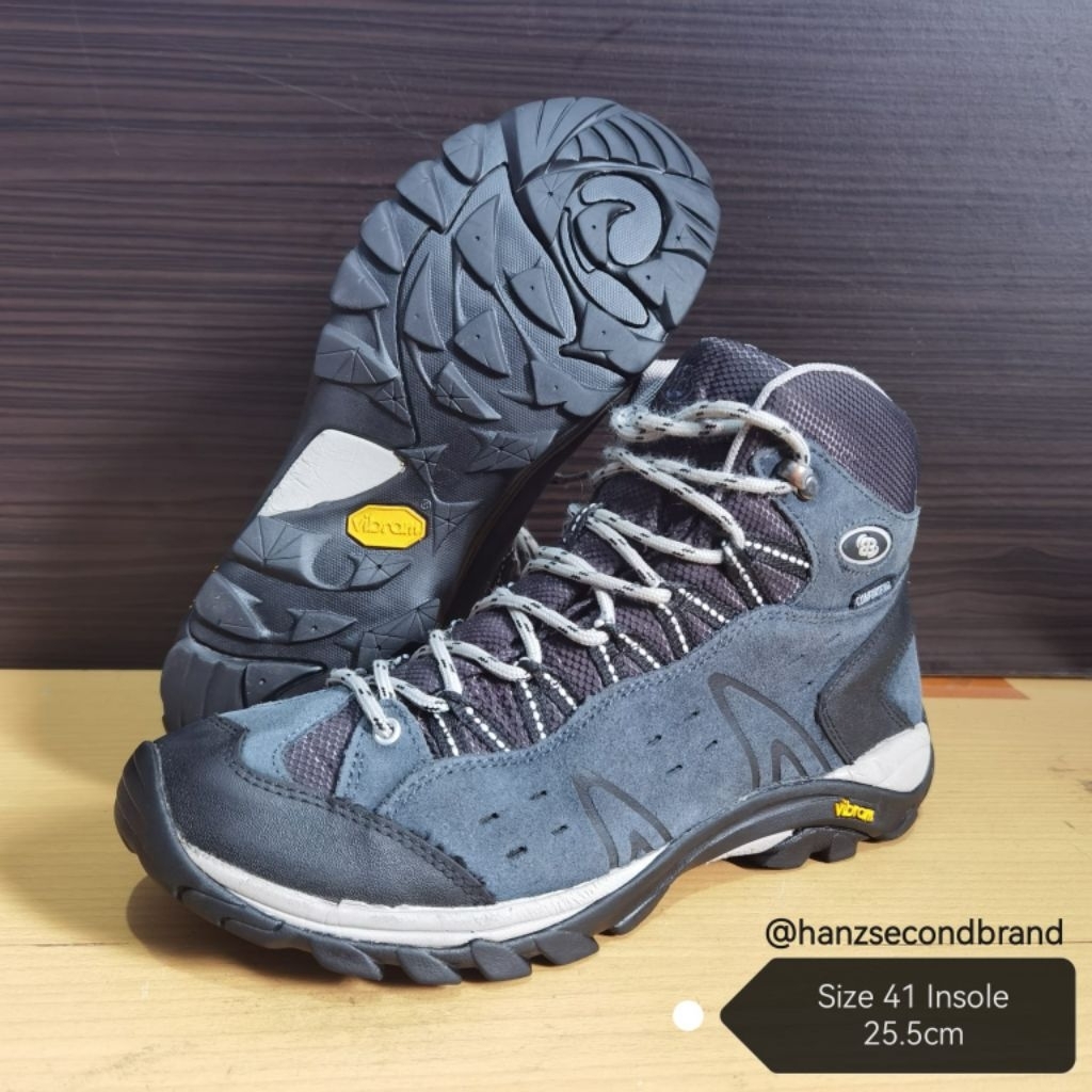 Brütting Mount Bona High Hiking Boots Vibram
