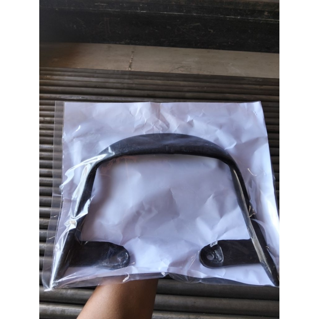BEGEL BELAKANG SUZUKI SATRIA RGV / PEGANGAN JOK BELAKANG RGV SUZUKI SATRIA