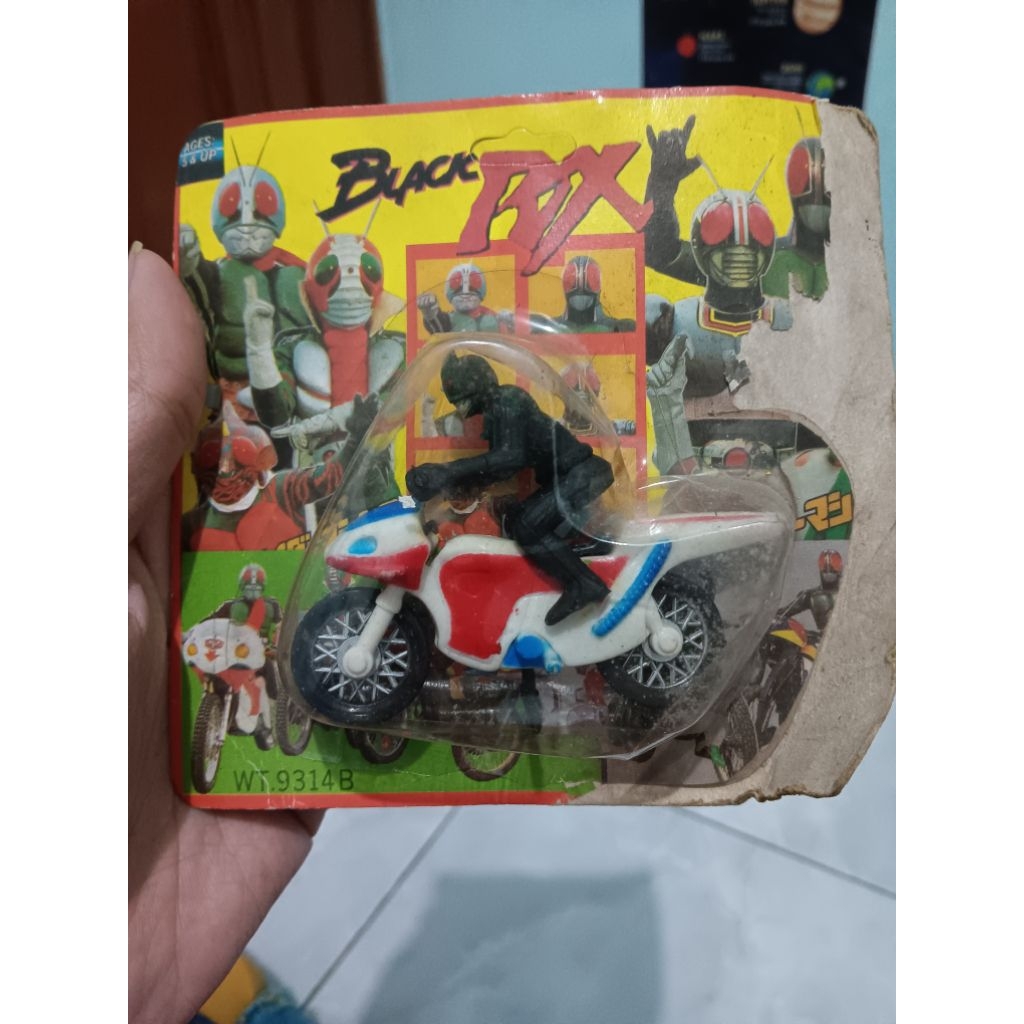 figure kamen rider jadul naik motor