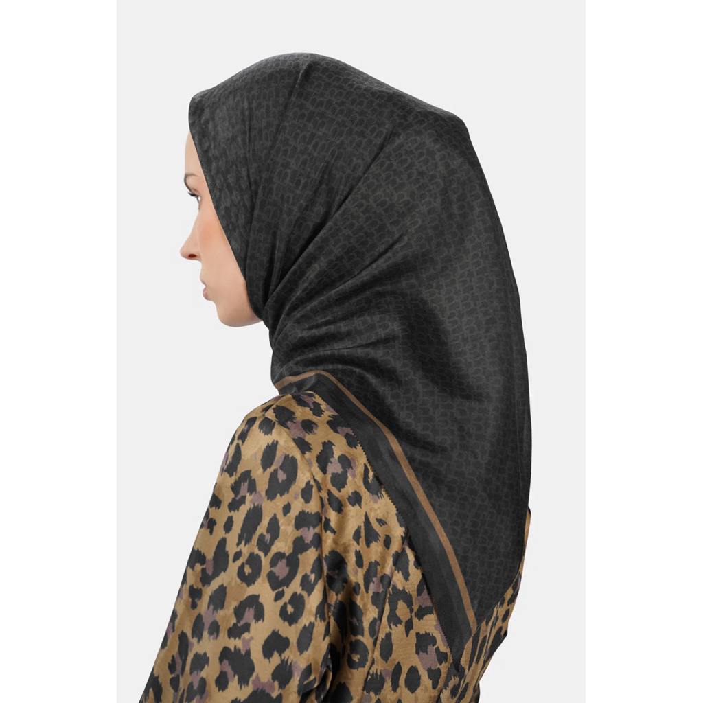 Benang Jarum Call Of The Wild Scarf