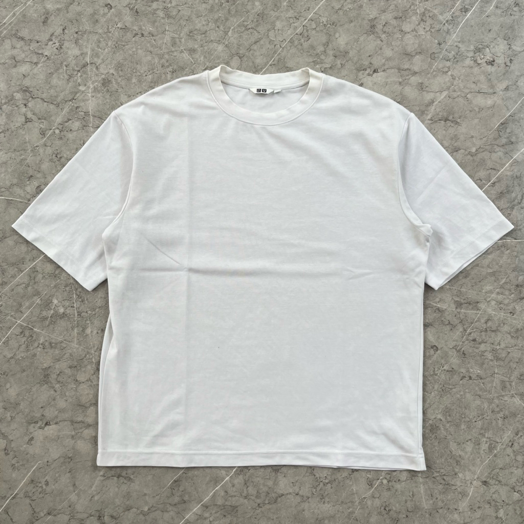 KAOS UNIQLO AIRISM WHITE SECOND
