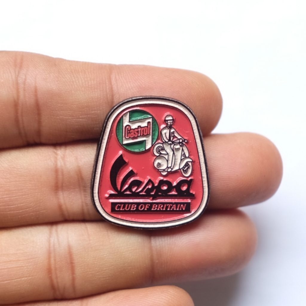 Enamel Pin Vespa Britain