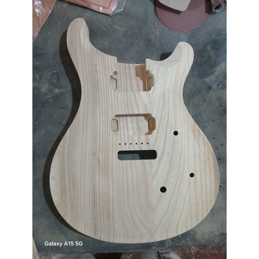 body gitar prs se series