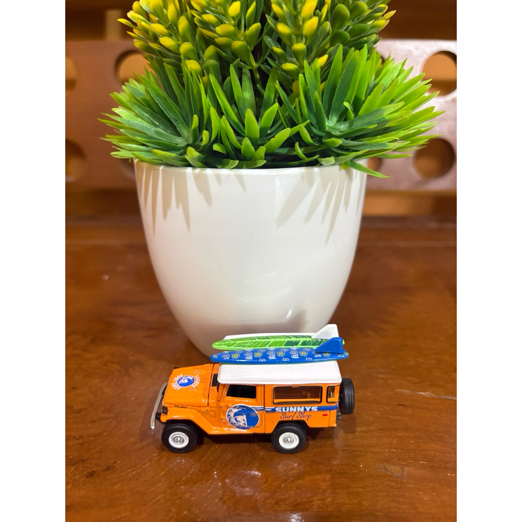 Johnny Lightning TLC Sunny Surf Orange