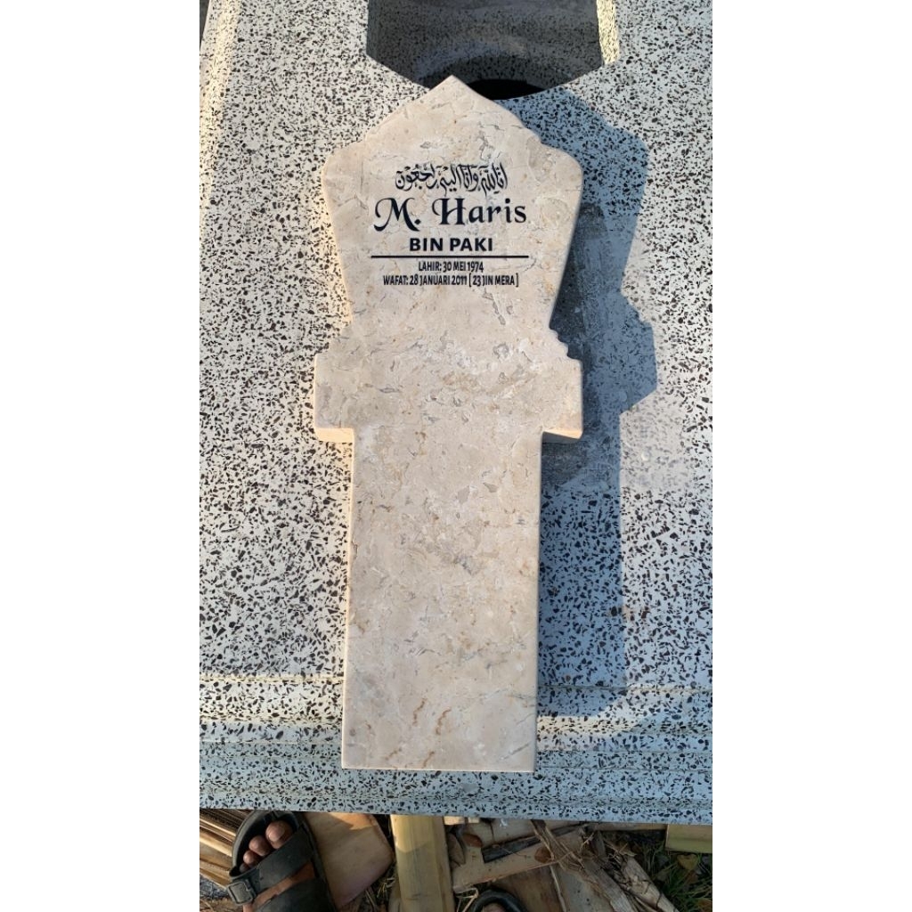 nisan makam  bayi marmer model tancap