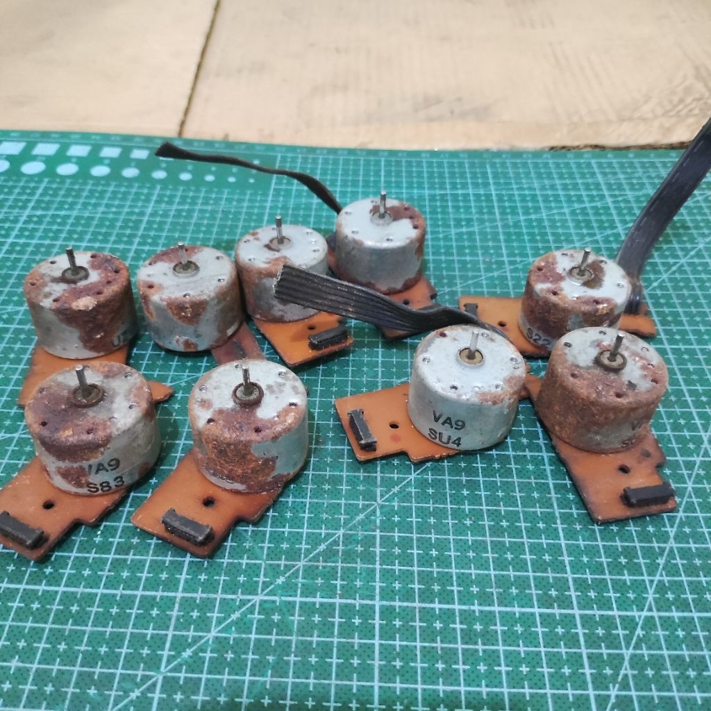 HARGA 10PCS DC MOTOR GENERATOR LED DINAMO TAPE 12V KONDISI KARAT NORMAL