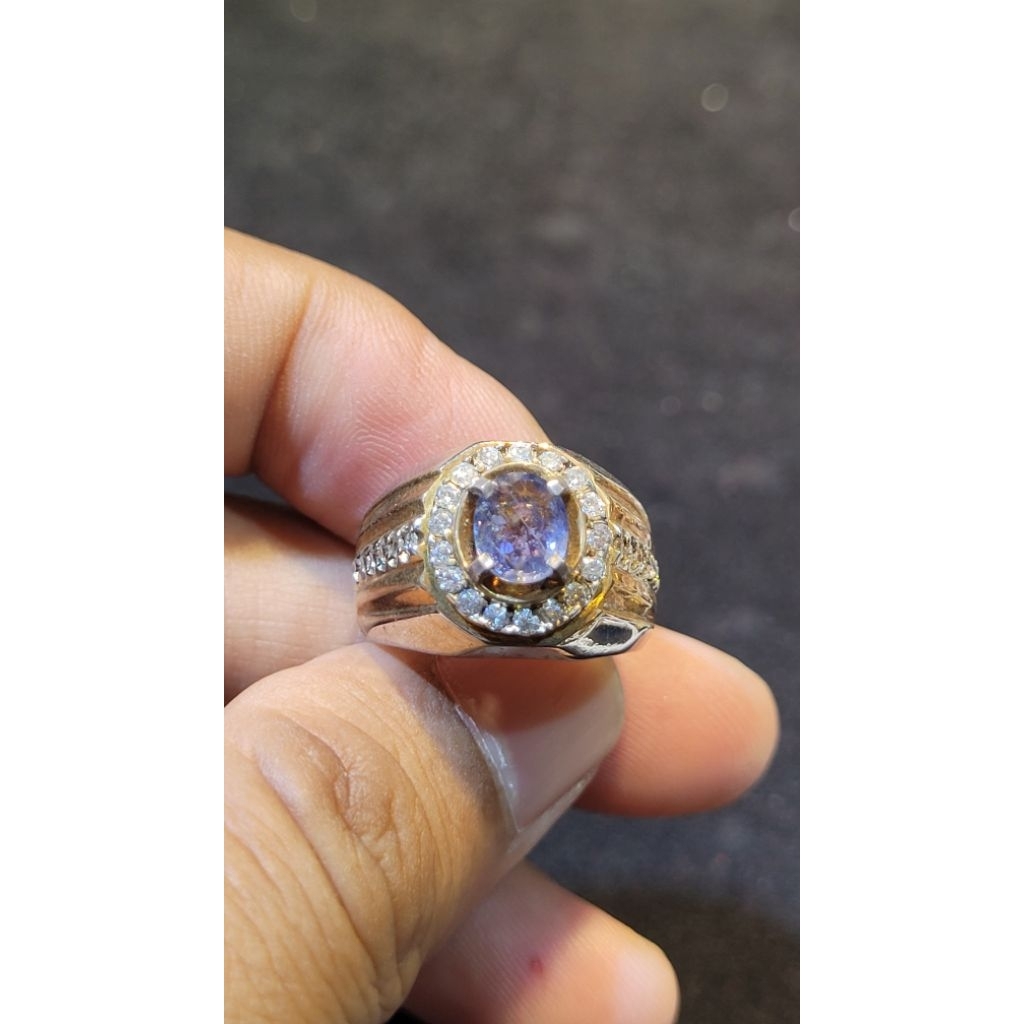 Natural Blue sapphire 1.34ct NH. Tanzania