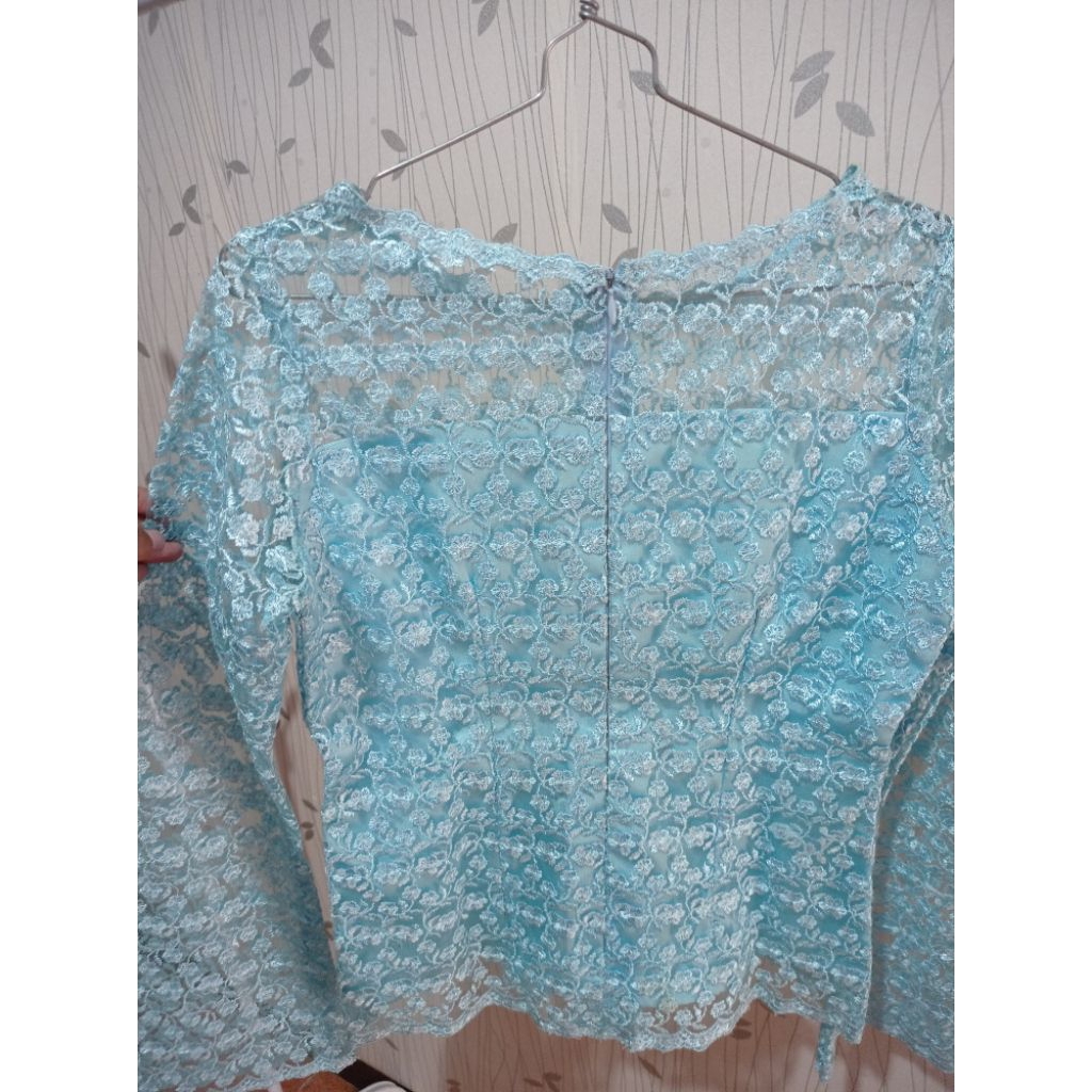 PRELOVED KEBAYA BROKAT BIRU MUDA