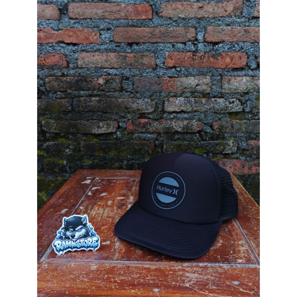 topi hurley