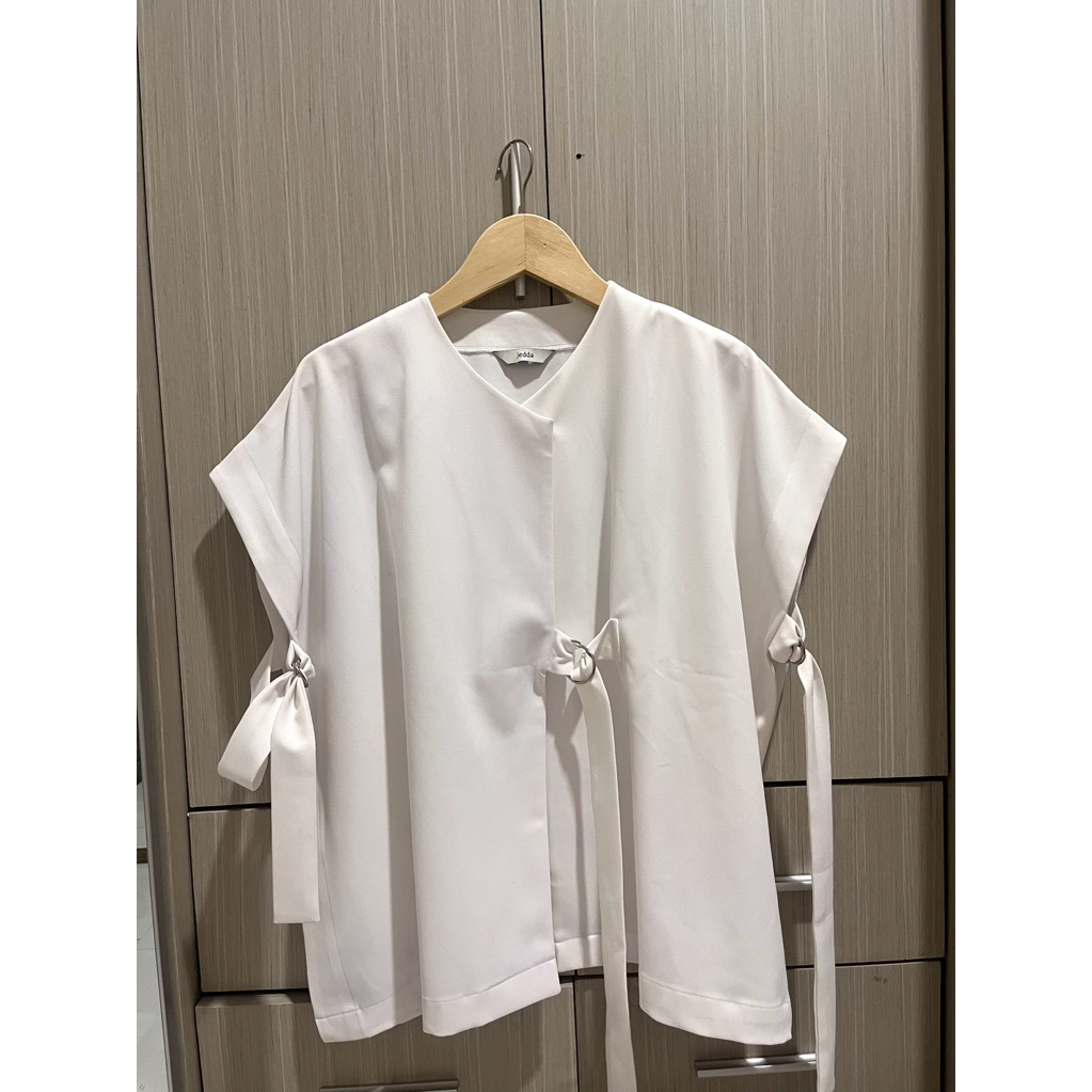 Jedda Vest