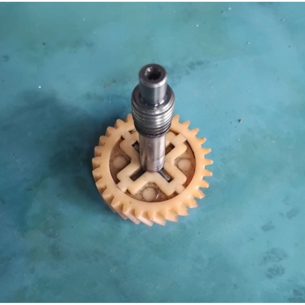 Gear pompa oli yamaha rx k gear pompa oli yamaha rx 100 gear pompa oli lengkap as yamaha rx king gea