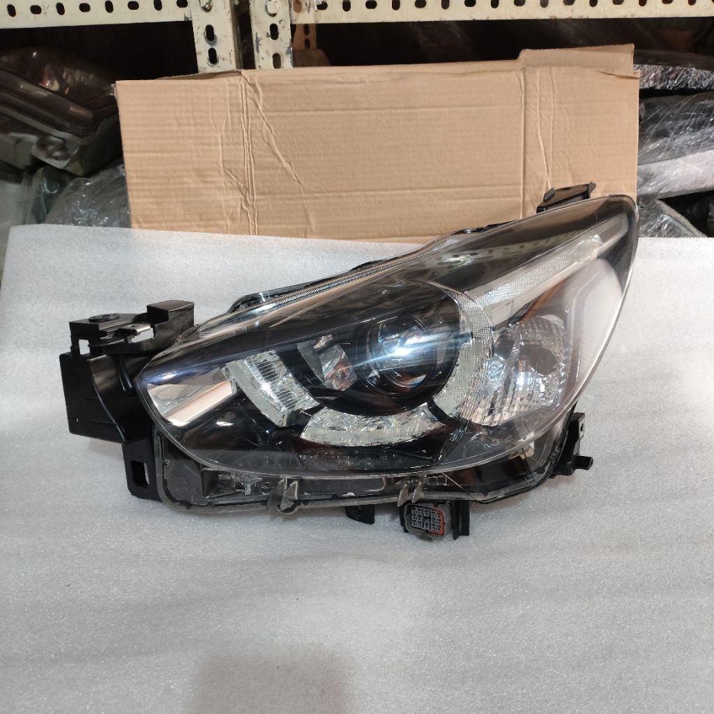 Headlamp Lampu Depan Mazda 2 Skyactive 2015 2017 original kiri