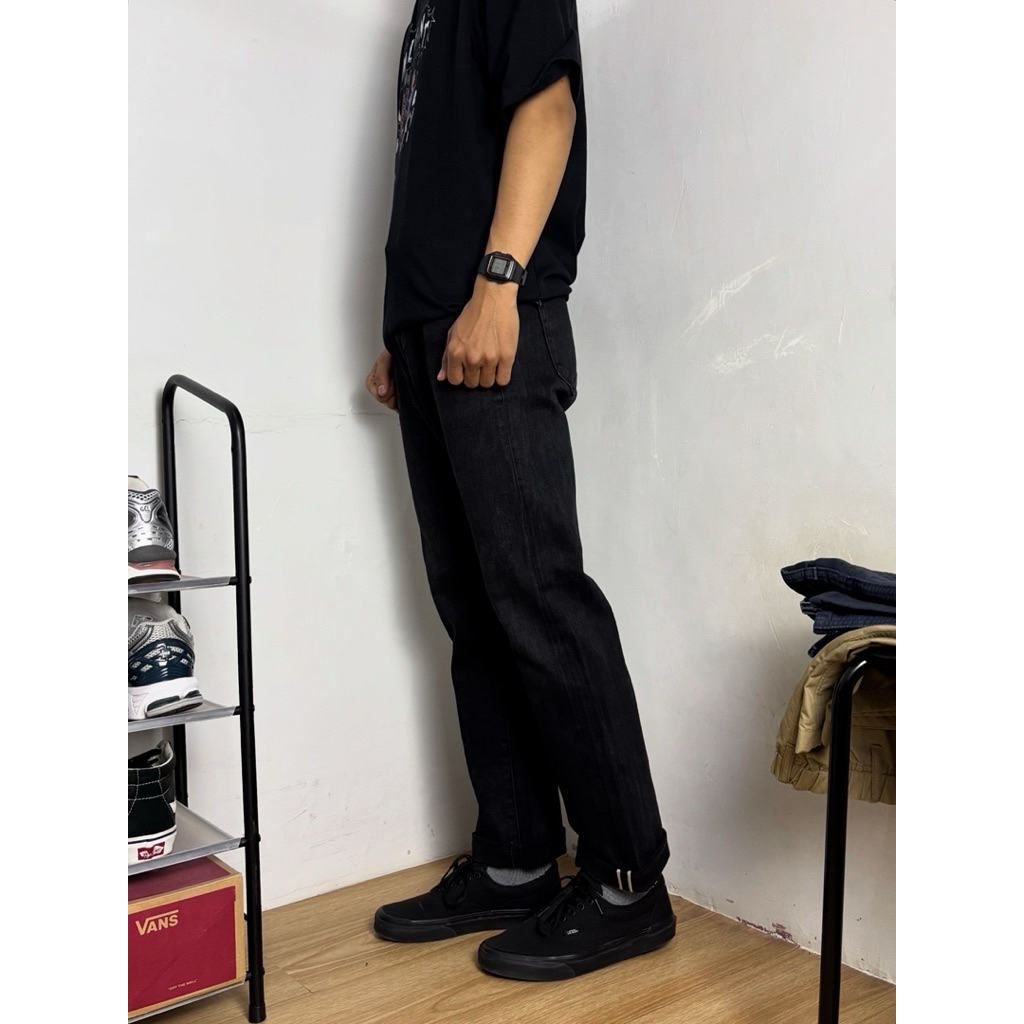 UNIQLO JEANS SELVEDGE SLIM STRAIGHT BLACK