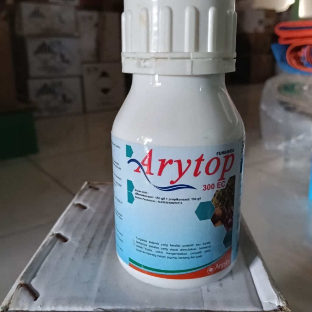 ARYTOP 300 EC 250ml Fungisida Difenokonazol 150 g/l