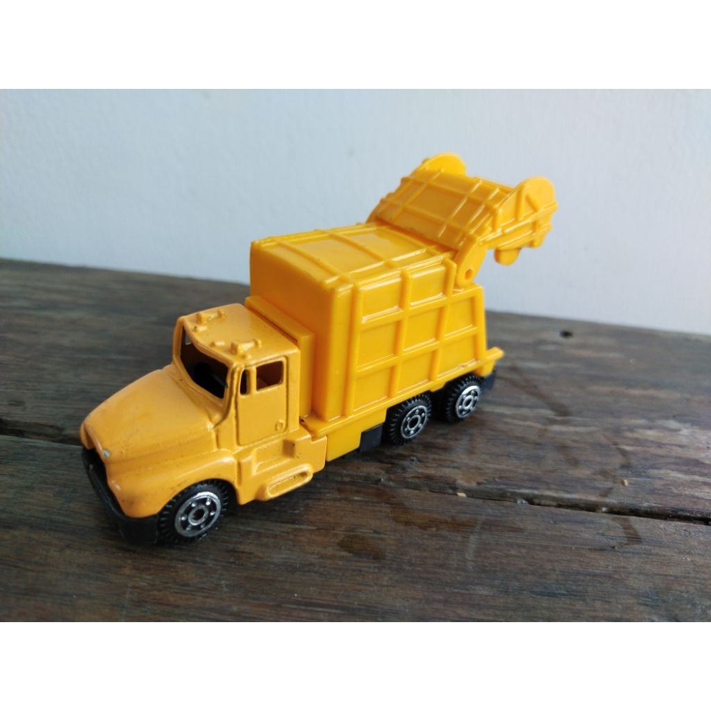 diecast mobil truk sampah / garbage truck warna kuning