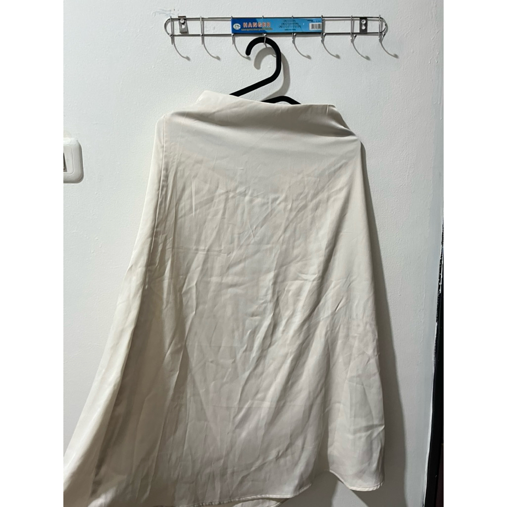Alicia Maxi Satin Skirt Preloved