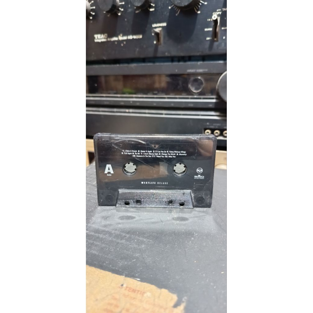 kaset pita Westlife Deluxe