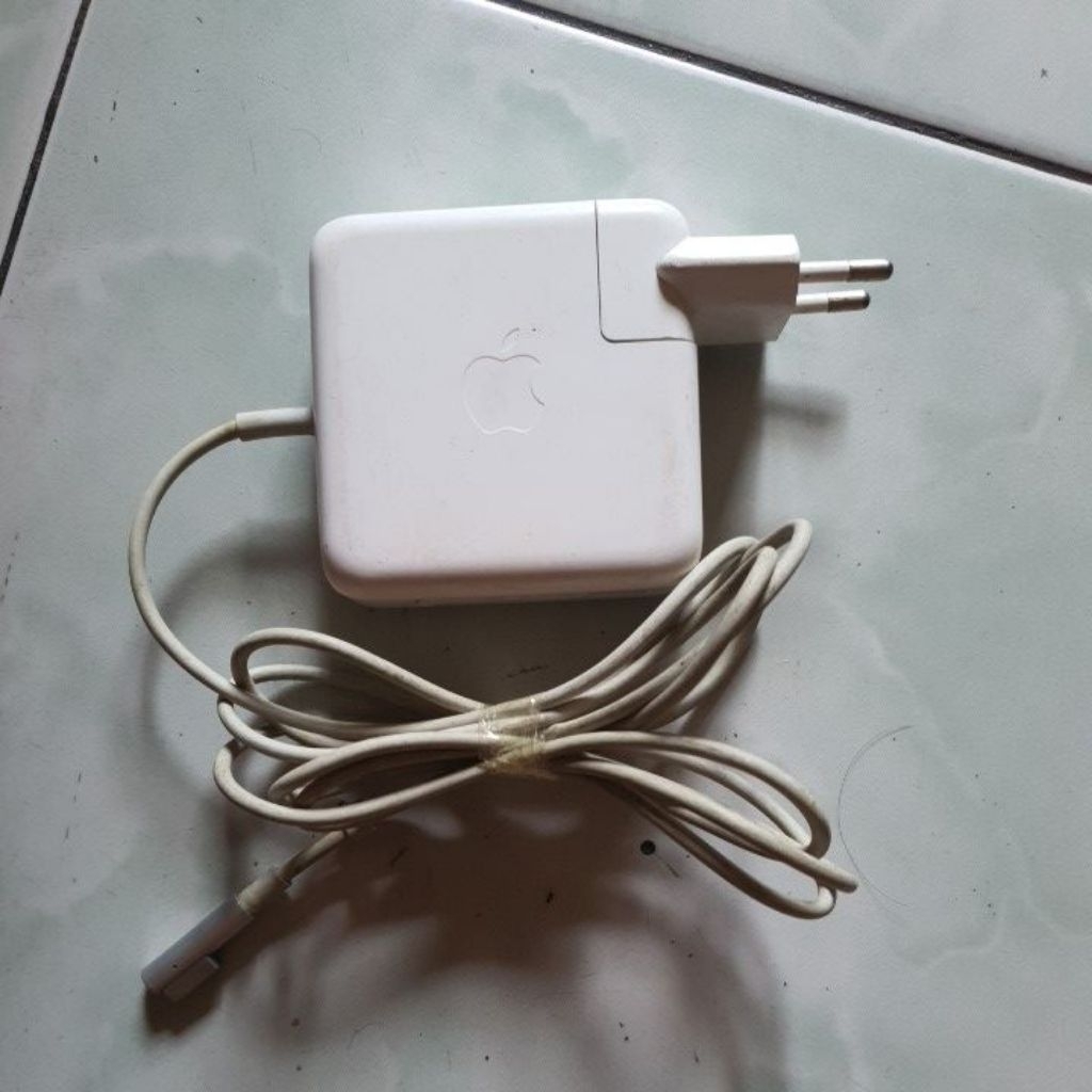 CHARGER LAPTOP APPLE