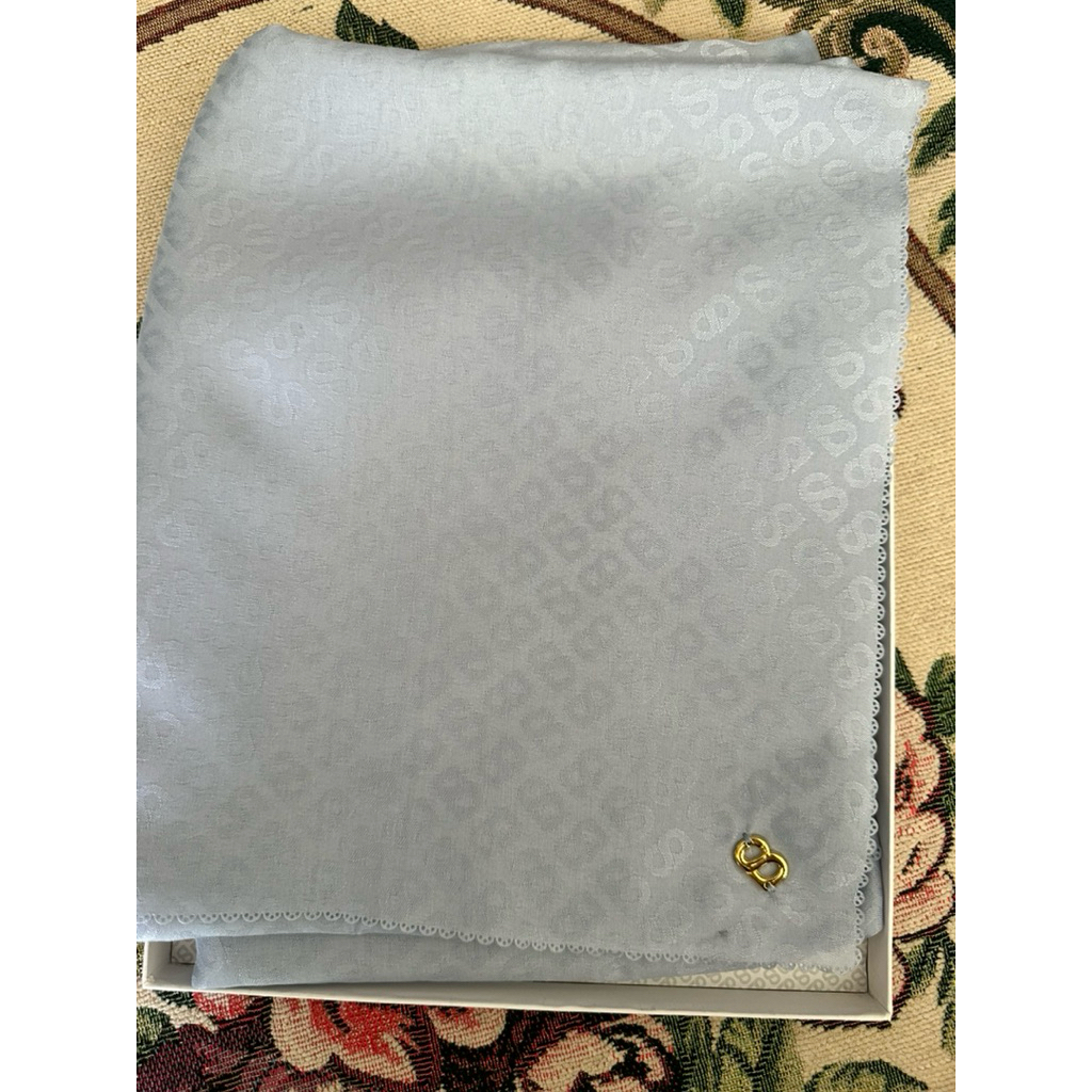 BUTTONSCARVES  tapis embossed
