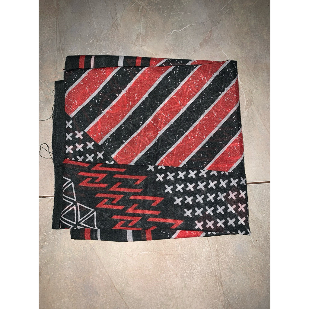 PL HIJAB/KRUDUNG SEGI EMPAT MOTIF MERAH HITAM