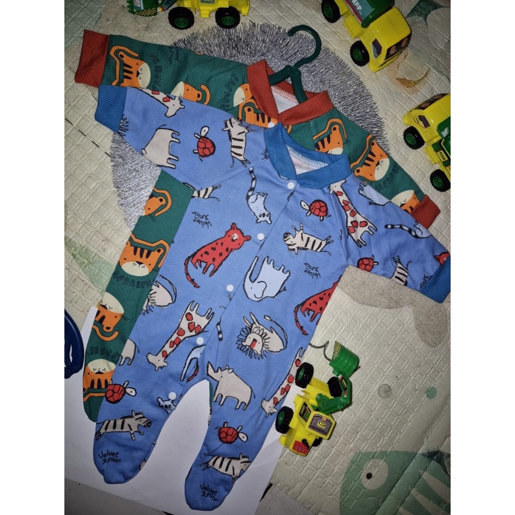 PRELOVED SET BAJU JUMPSUIT BAYI BARU LAHIR SAMPAI USIA 3 BULAN/ SET BAJU JUMPSUIT KEREN/ SET BAJU JU