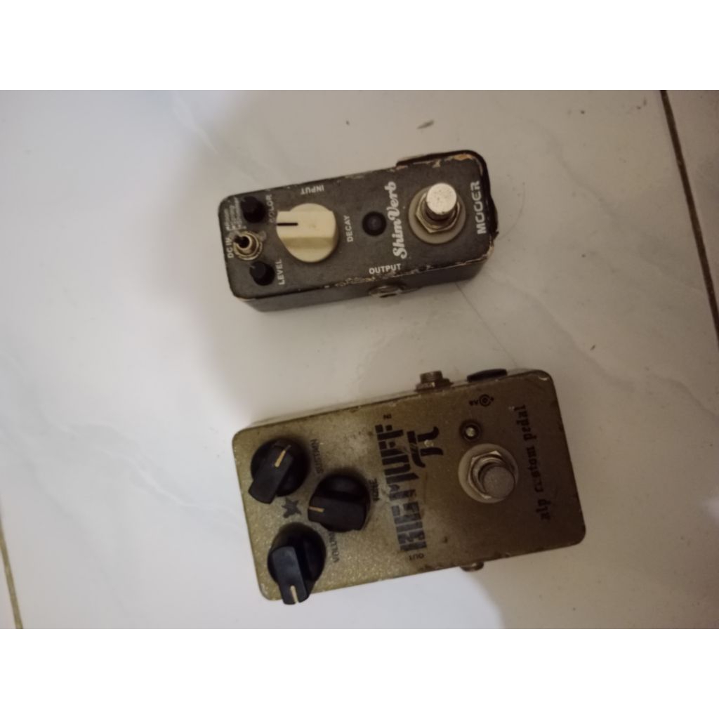 Efek gitar russian big muff + mooer shimverb