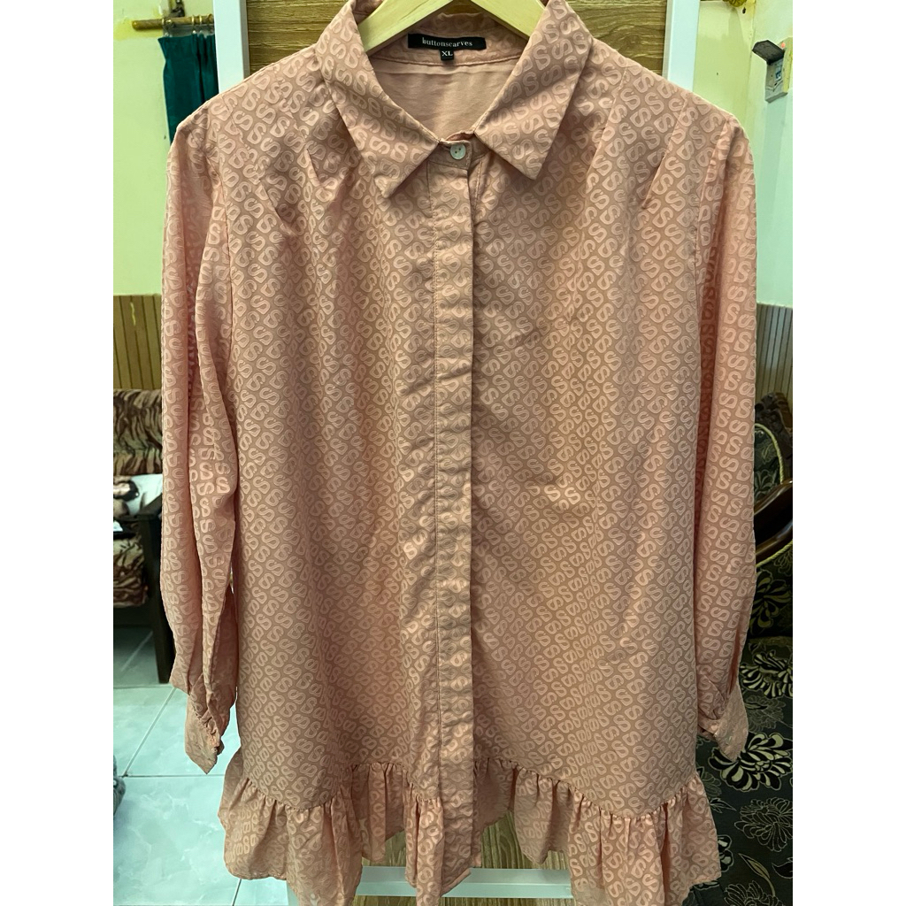 PRELOVED BUTTONSCARVES TAPIS RUFFLE SHIRT XL