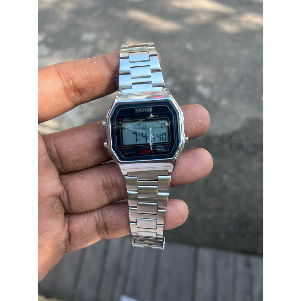 Jam Tangan Digital SKMEI 1123 Silver Original - Minus Kaca Retak"