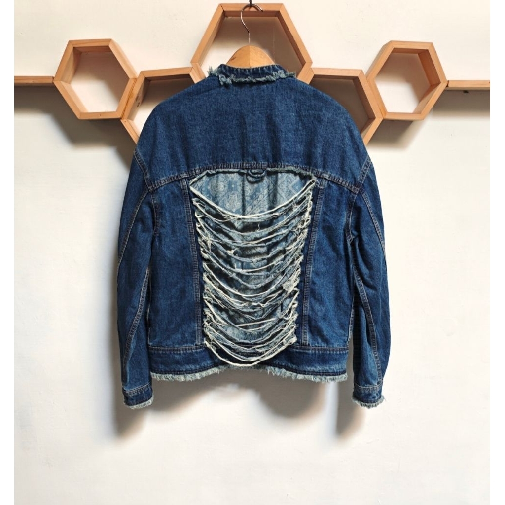 JACKET JEANS RIPED ROMANTIC CROWN PRIA SIZE L